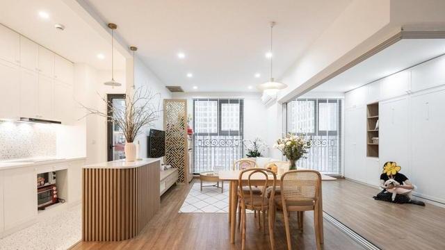 95拆掉次卧，做玻璃隔断，完工后客厅扩大一倍，盘活鸡肋空间