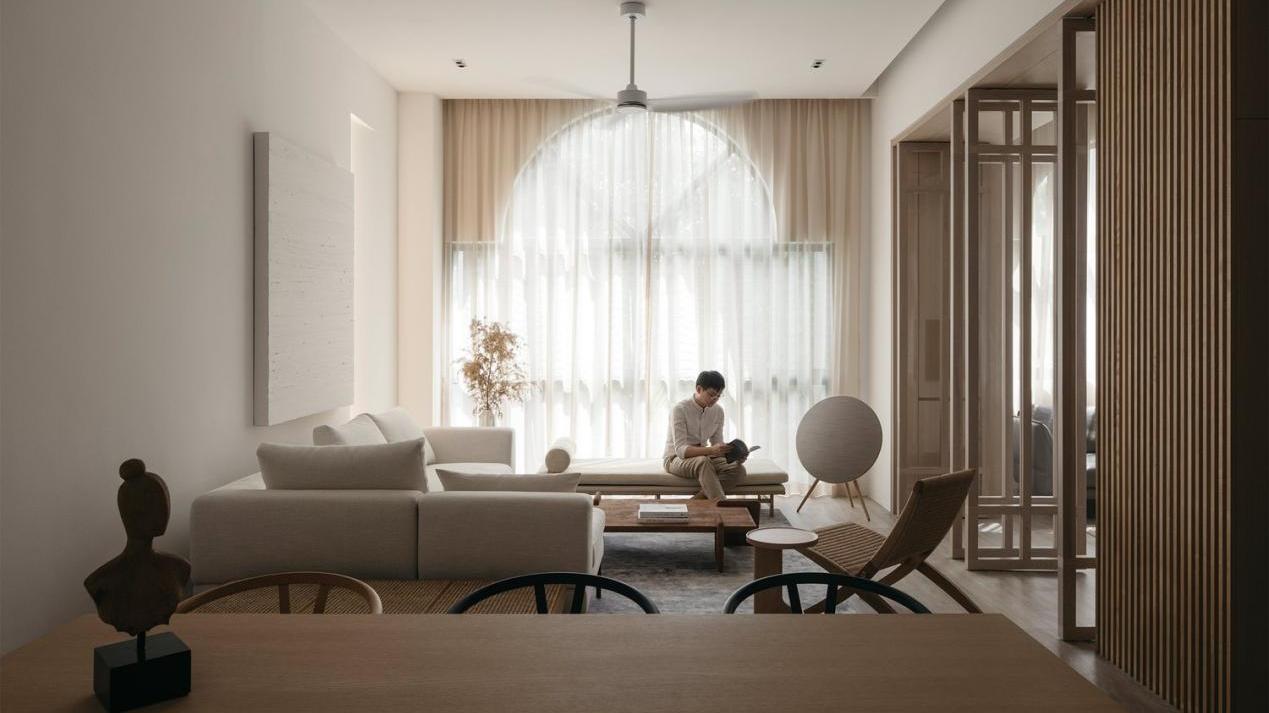 超温柔的145㎡两居室，客厅带有超大弧形窗，下次买房我也要照着装