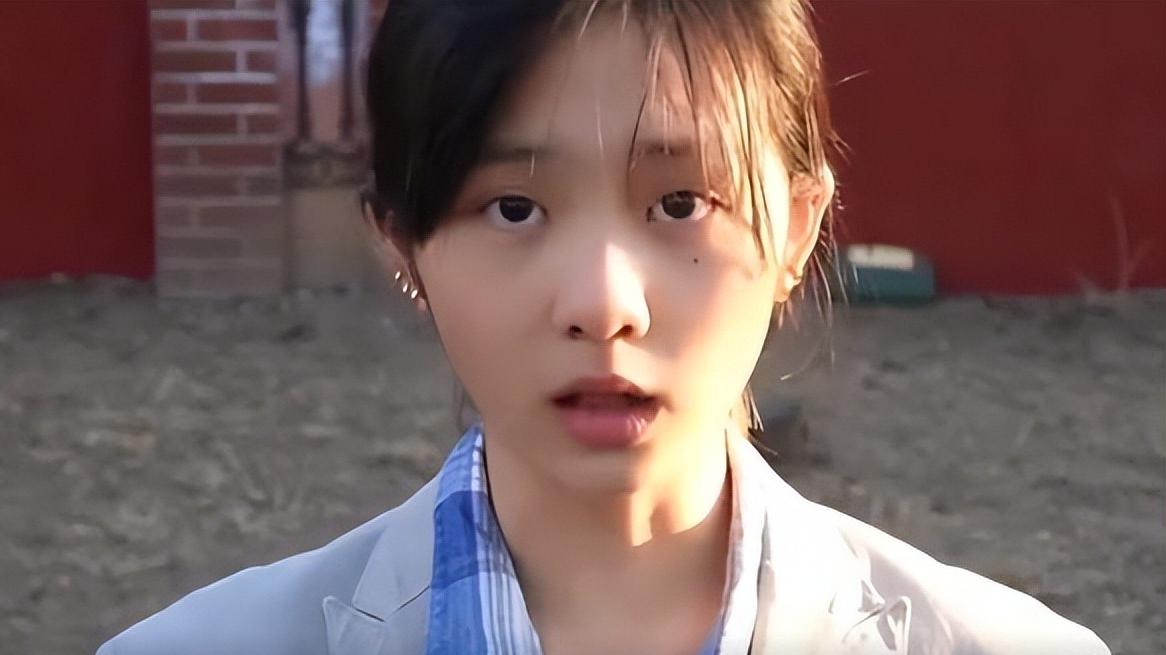 黄忆慈|黄多多晒新技能：用碎布缝出2个漂亮的包，堪称最厉害的星二代