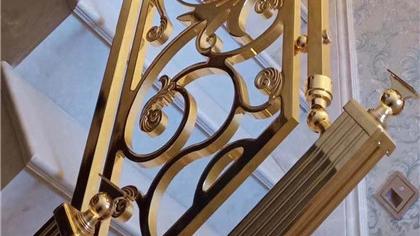 欧式铜艺楼梯护栏 别墅装修用这款铜板雕花护栏扶手