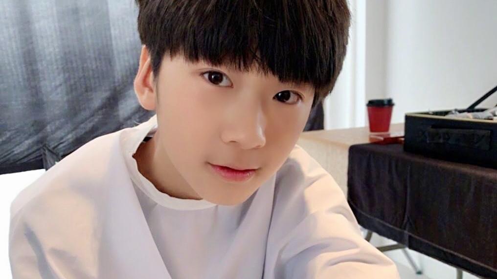 张亮|儿子女友闺蜜发文「希望大家不要网暴」，张亮回国教育儿子？