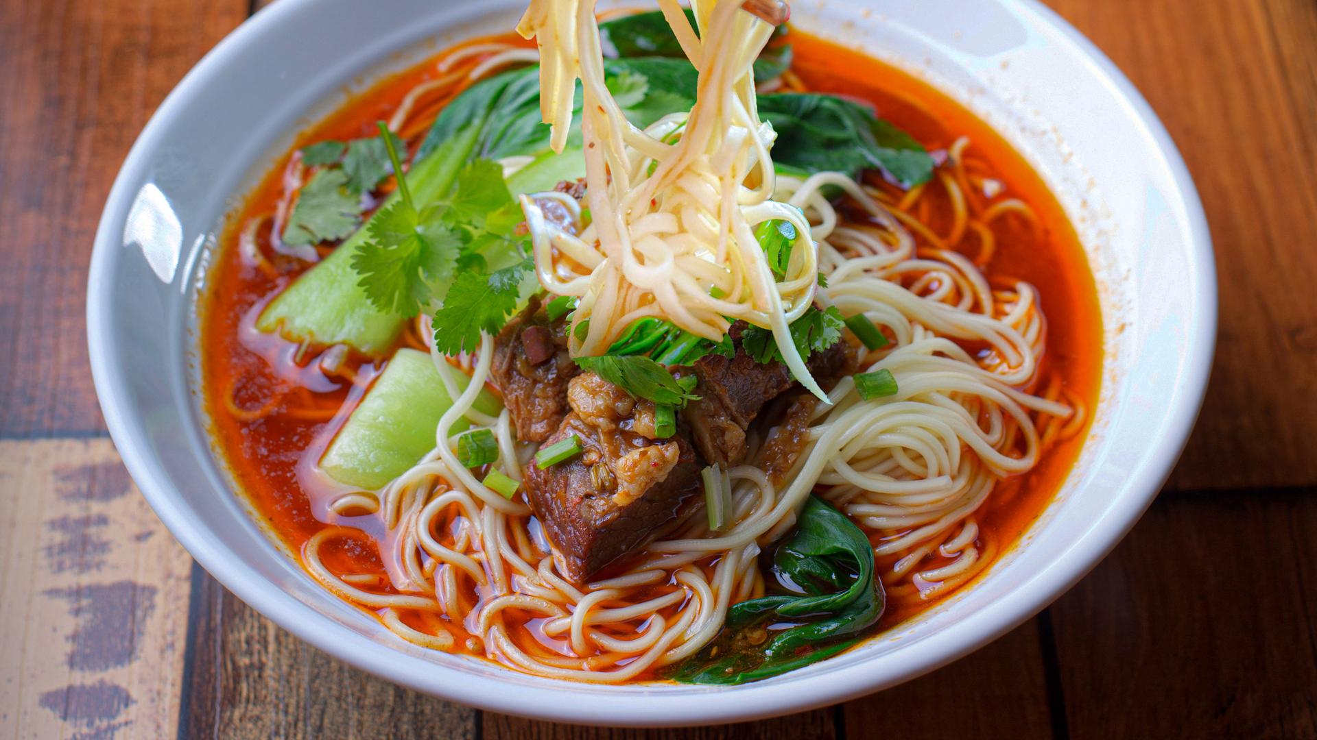 辣椒|煮面条最忌开水下锅！面馆老板透漏“秘诀”，出锅劲道爽滑还不坨