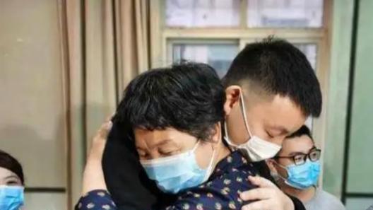 杜新枝|郭策诊疗记录曝光后，熊磊全家为杜新枝冲锋上阵法，熊爸最嚣张！