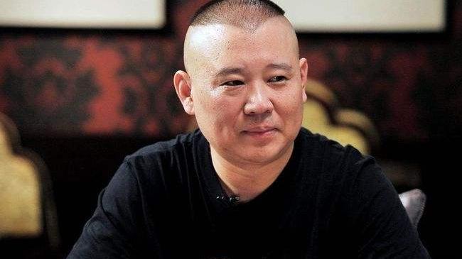 德云社|26岁郭麒麟的困局：德云社\太子派\斗不过“皇后派”，郭德纲束手无策！