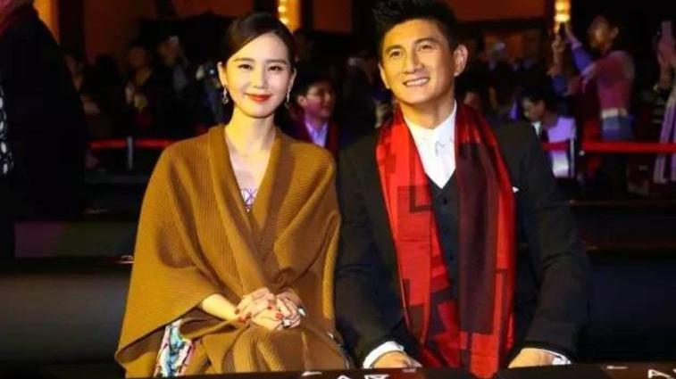 刘诗诗|刘诗诗晒自拍照，一身打扮很酷，与吴奇隆结婚7年，依旧恩爱不已