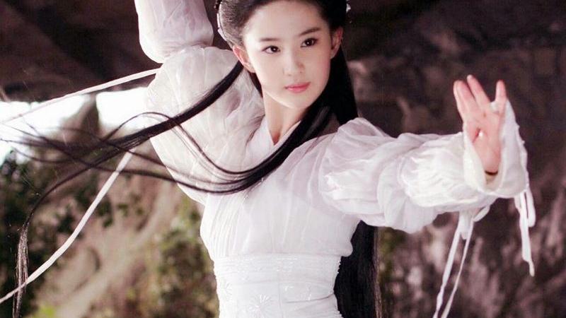 刘亦菲|颜值下降最严重的当红小花！从颜巅到颜值谷底，今非昔比让人唏嘘