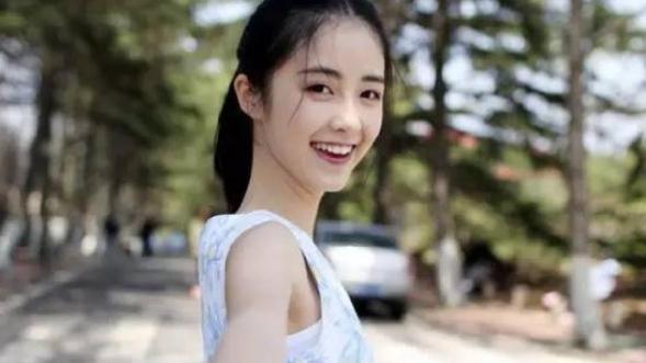 衬衫|女生想嫁的男朋友，排名第一的职业令人羡慕，公务员排名第六