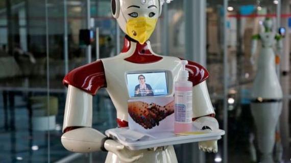 研究显示：在酒店人类更喜欢与“女性”机器人互动
