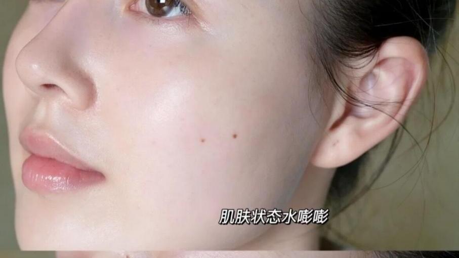 护肤品 50岁女人要记住：无论再忙，这3个地方要保养，就比同龄人更减龄