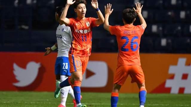 鹈鹕队|官媒盛赞泰山队表现，小伙子们用努力赢得尊重，18岁刘国宝火了