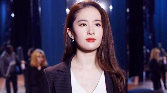 刘亦菲|刘亦菲为何单身至今？不是没人愿意娶，照片告诉你真相