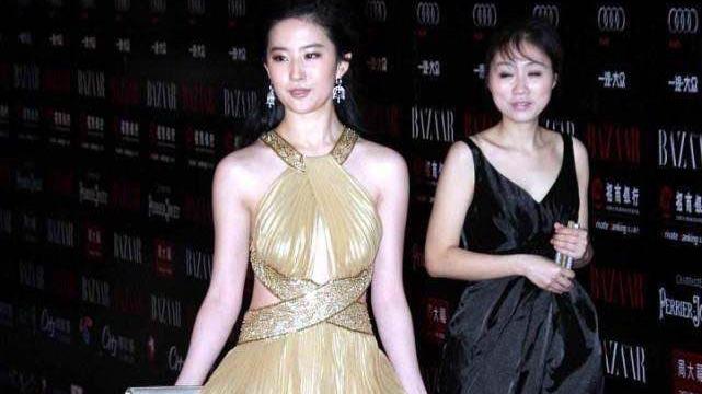 说实话，她这张脸才叫“美得明明白白”