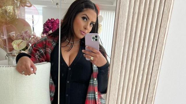 亚视|瓦妮莎近况瘦了很多，也变得爱笑了，和科比侄子合影很幸福