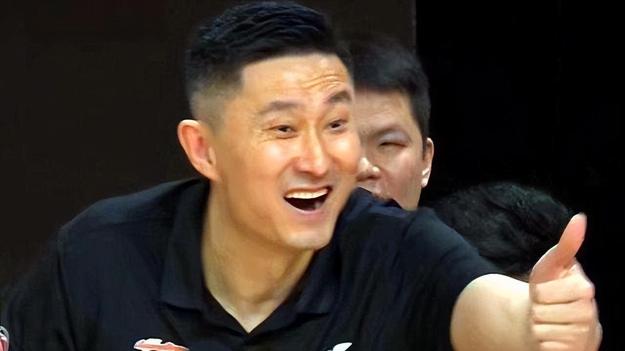 广东男篮|宏远喜讯！朱芳雨签下张镇麟克星，胡明轩仅获200万合同，广东获奖
