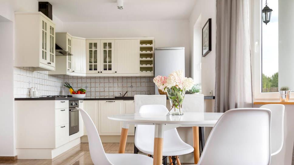 装修时不要轻易做开放式厨房，4个优缺点要清楚，还要注意3个问题