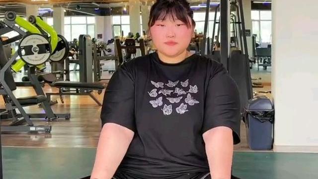 朱之文|大衣哥儿子媒人亮相，过节与女孩朱家做客，长相竟比相亲对象还强