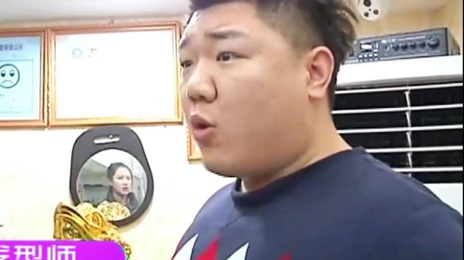 染发|女子花上千元染发，樱桃粉染成了土鸡窝，理发师：我做了七个小时