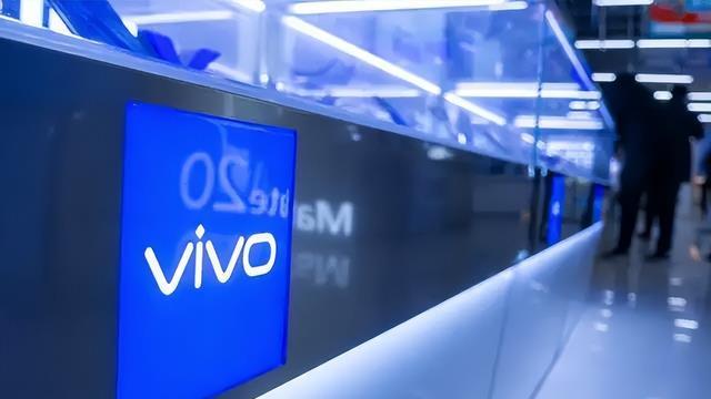 iqoo10|售价完全一致！iQOO10与vivoX80究竟谁值得入手？一文让你读懂