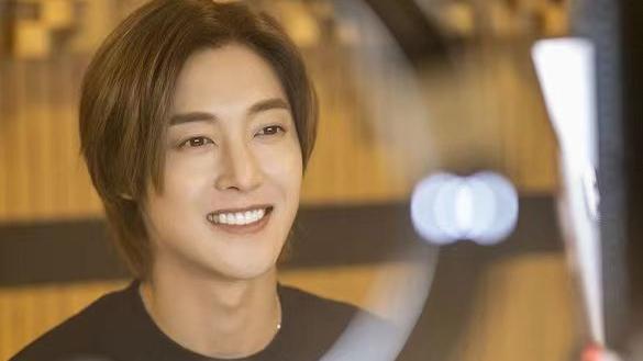 金贤重|金贤重闪婚5个月当爸，证实妻子怀孕：会好好养育新生命