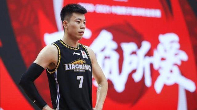 辽宁男篮|辽宁两人离队！李洪庆或抢李春江目标人物，韩德君有望迎来接班人