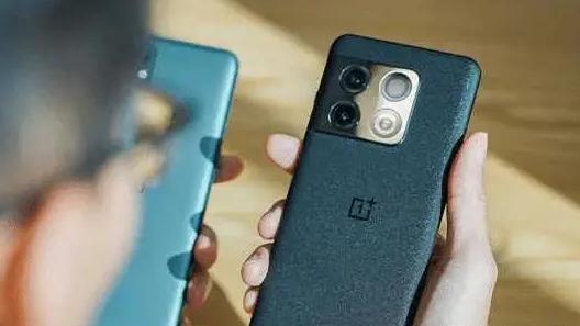 一加科技|6.18大战开启，小米12 Pro和一加10 Pro同时降价，该怎么选？