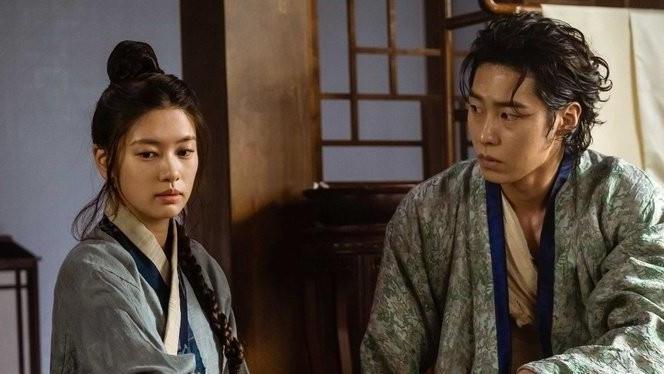 庭沼珉|《还魂》庭沼珉搭档过的6位男星！搭金知硕超暖，搭李民基人气高