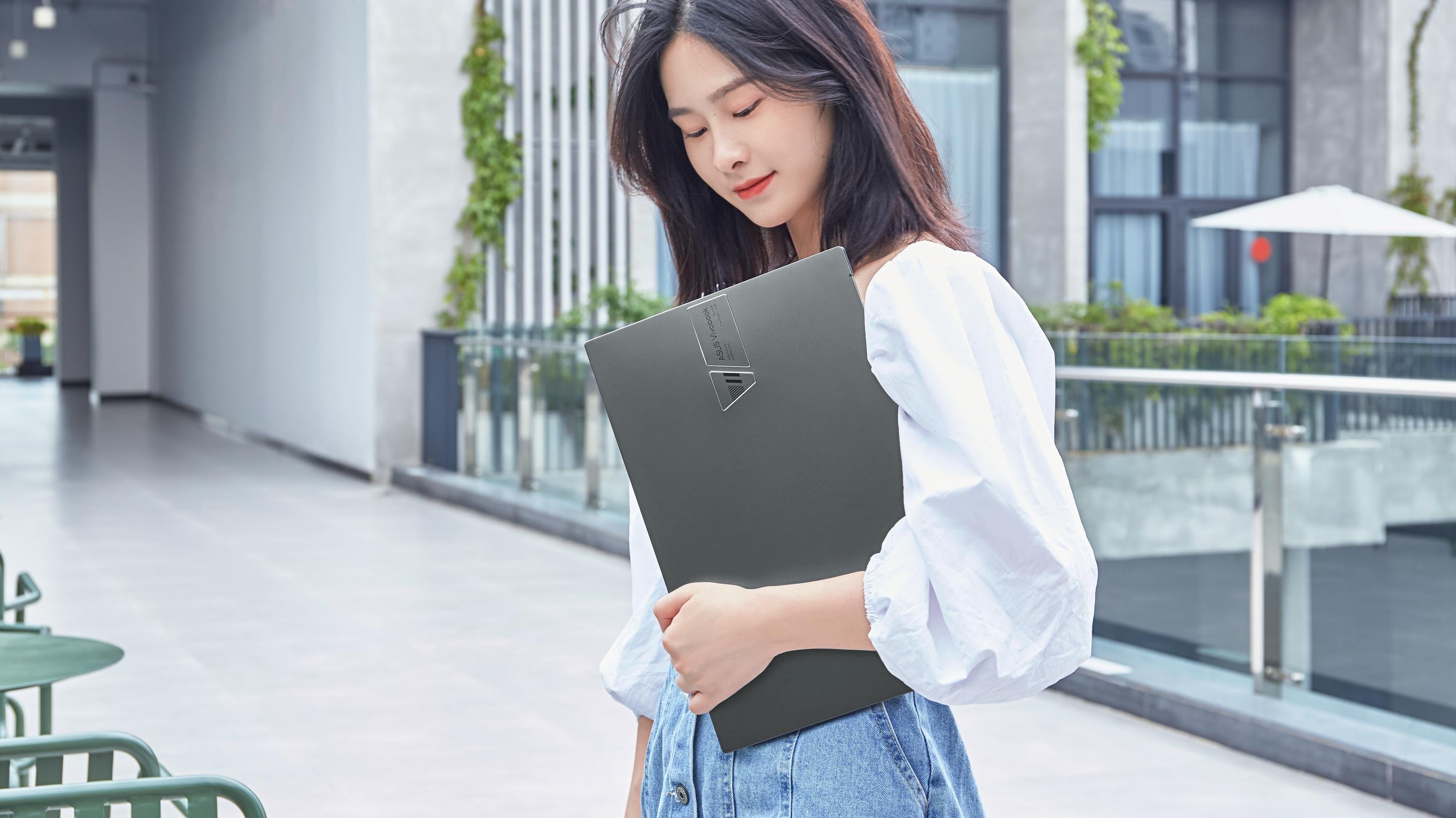 华硕|今年笔记本哪些参数感知最强？通过华硕无双，我觉得是高刷和OLED