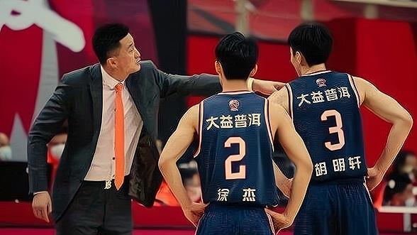 赵睿|半场狂轰56分，广东打疯了！莱多马尚附体赵睿10+1MVP13+3+3空砍