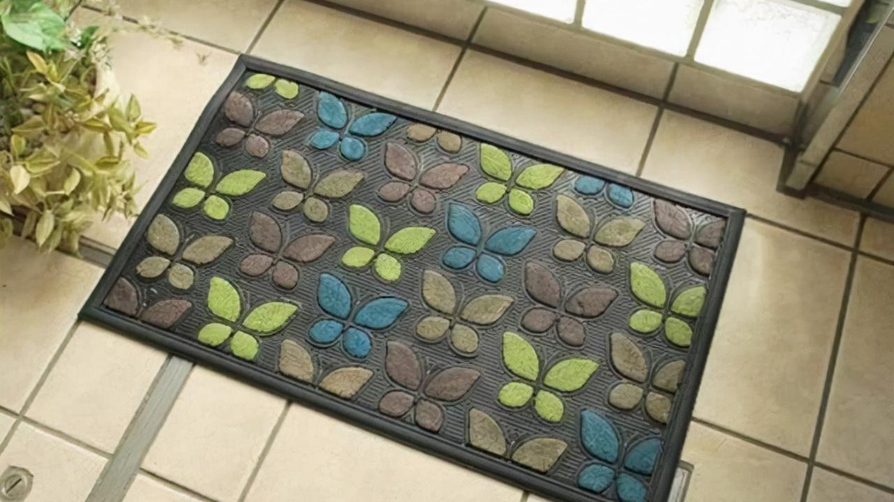 为什么有钱人家门口都摆着门垫，听完老师傅的分析，难怪越住越好