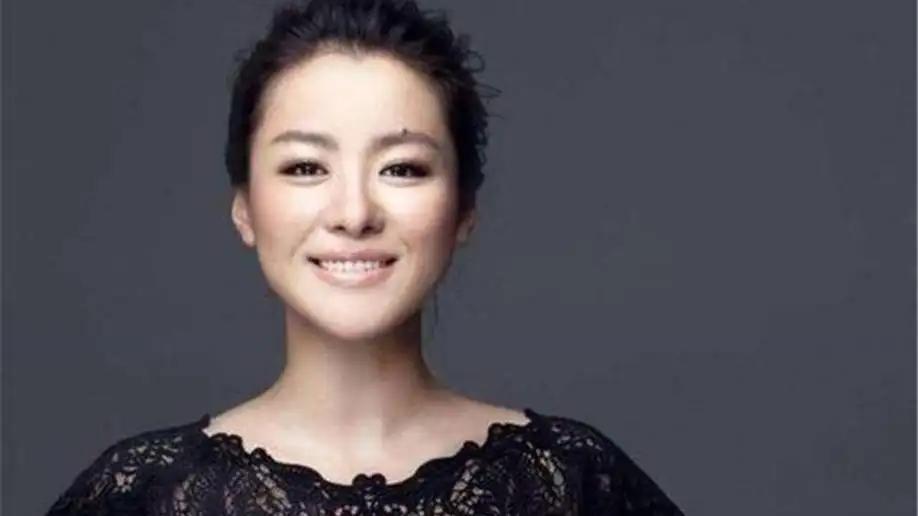 沈傲君|有一种“毁容”叫沈傲君，如今已不敢认