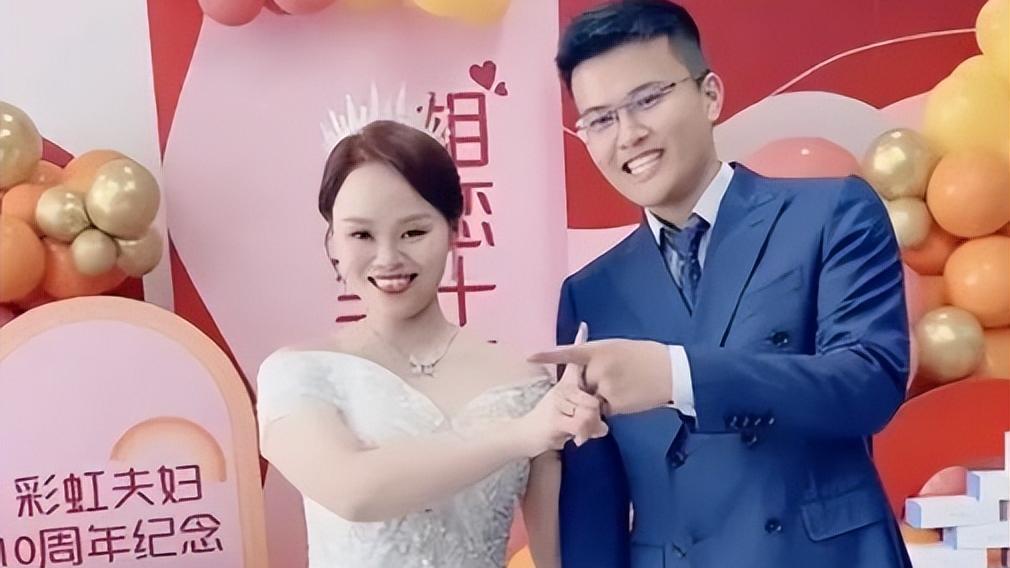 短视频|网红捞金有多强？彩虹夫妇才773万粉丝，自曝花4000万全款买别墅