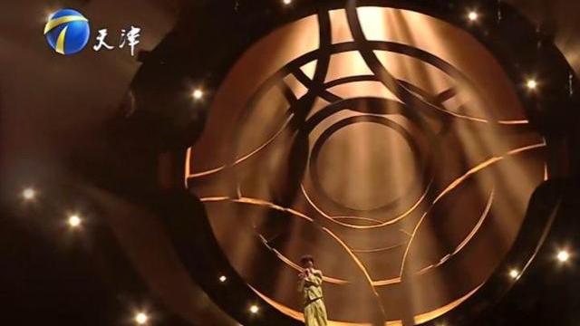 周深|天津卫视晚会看点：周深展现真实唱功，张碧晨《光的方向》太震撼