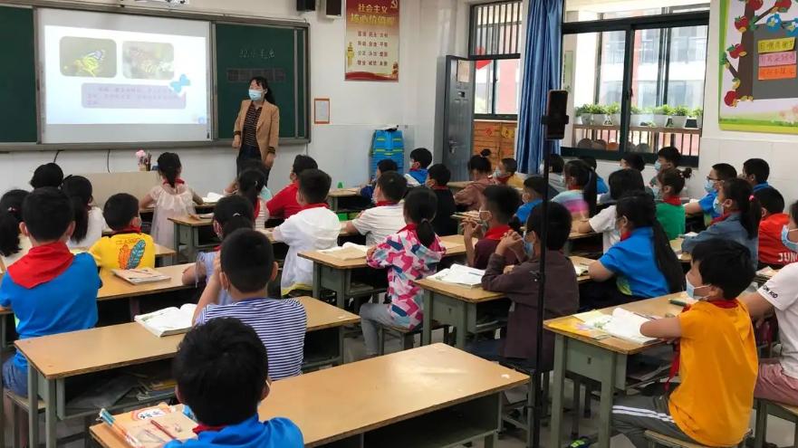 人教社|人教社定价4380元的pad，配置就是电子垃圾，家长：这还不是最过分的