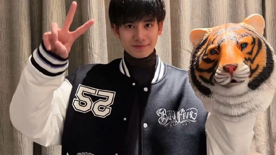 易烊千玺|韩红、韦正力挺易烊千玺被骂后，于正发文说“我没有看法”