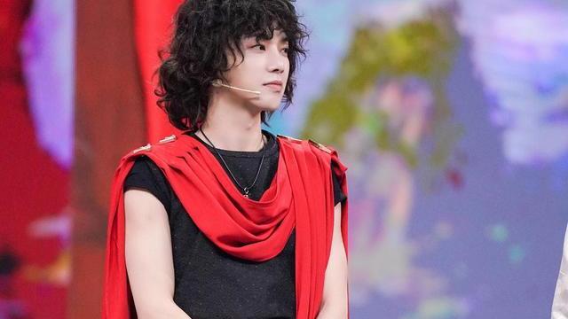 沈腾|《王牌》第三期武侠主题：沈腾、赵文卓比武，华晨宇扮演步惊云