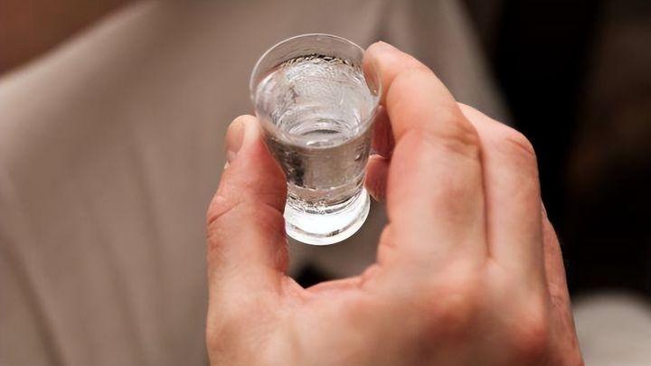 |喝酒的意义，不单单是为了口腹之欲，它可能是为了其他东西