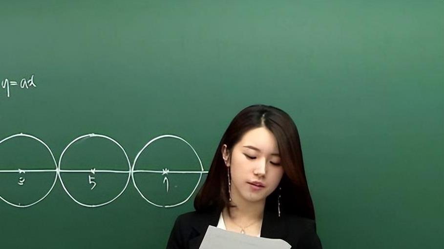 求职|高校颜值爆表女教师走红，颜值担当，才华横溢，学生：我不想逃课