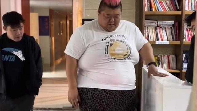 面霜 网红胖猴仔跳“炸雷舞”，15秒视频跳出一头汗，妻子喊话要离婚