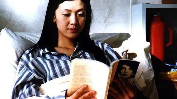 十八岁的天空|还记得《十八岁的天空》中的裴佩老师吗？她居然演了黄子韬的妈妈