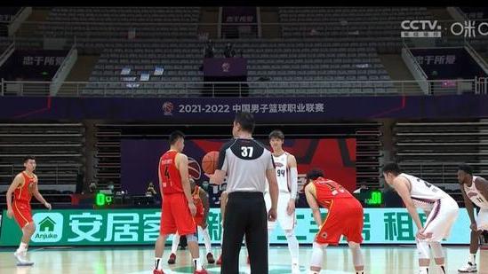 上海队|琼斯大两双被罚下，冯莱砍下24+20，上海队94-81终结吉林9连胜