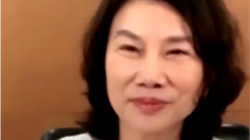 孟羽童|董明珠霸气为22岁女秘书发声！孟羽童直播差点翻车，造型却更成熟