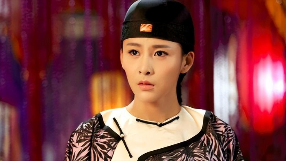 富二代|国民媳妇，疯狂讨好富二代，一心想嫁豪门，比起事业她想嫁豪门？