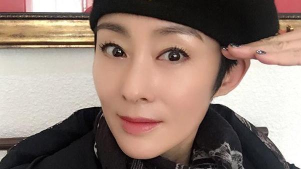 参观张敏住的豪宅，家里墙面只刷了大白墙，装修也太佛系了