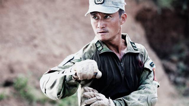 关晓彤|中国影史票房最高男演员，48岁的吴京正当年