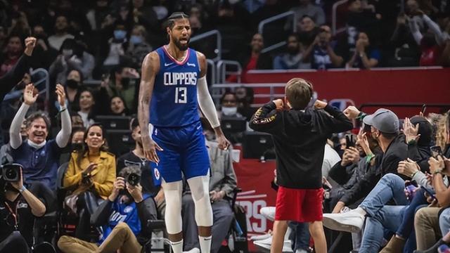 鹈鹕队|24岁NBA硬汉迎第二春！极品女友看台激动落泪，事业爱情双丰收