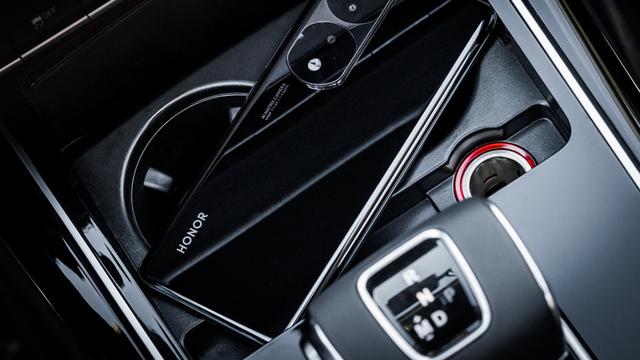 华为荣耀|华为nova 10系列发布却让荣耀70系列出圈？网友：硬实力差距明显