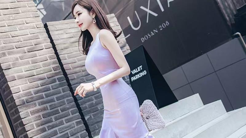 夏季无袖连衣裙，紫色修身性感气质鱼尾背心裙子