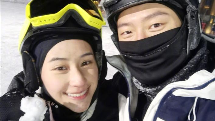 窦骁|窦骁卡点为何超莲庆生，称其为磨人小妖精耐人寻味，深夜甜蜜互动