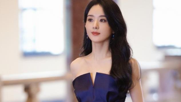 赵丽颖|赵丽颖也发福了！最新造型脸胖得没轮廓，身高压不住霸气造型