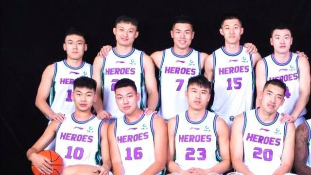 山东男篮|山东男篮双喜临门，徐长锁喜极而泣，深圳连续两年一轮游？